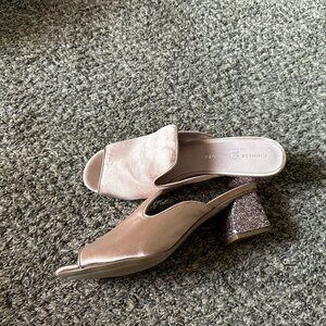 NWOT Chinese Laundry dressy slippers